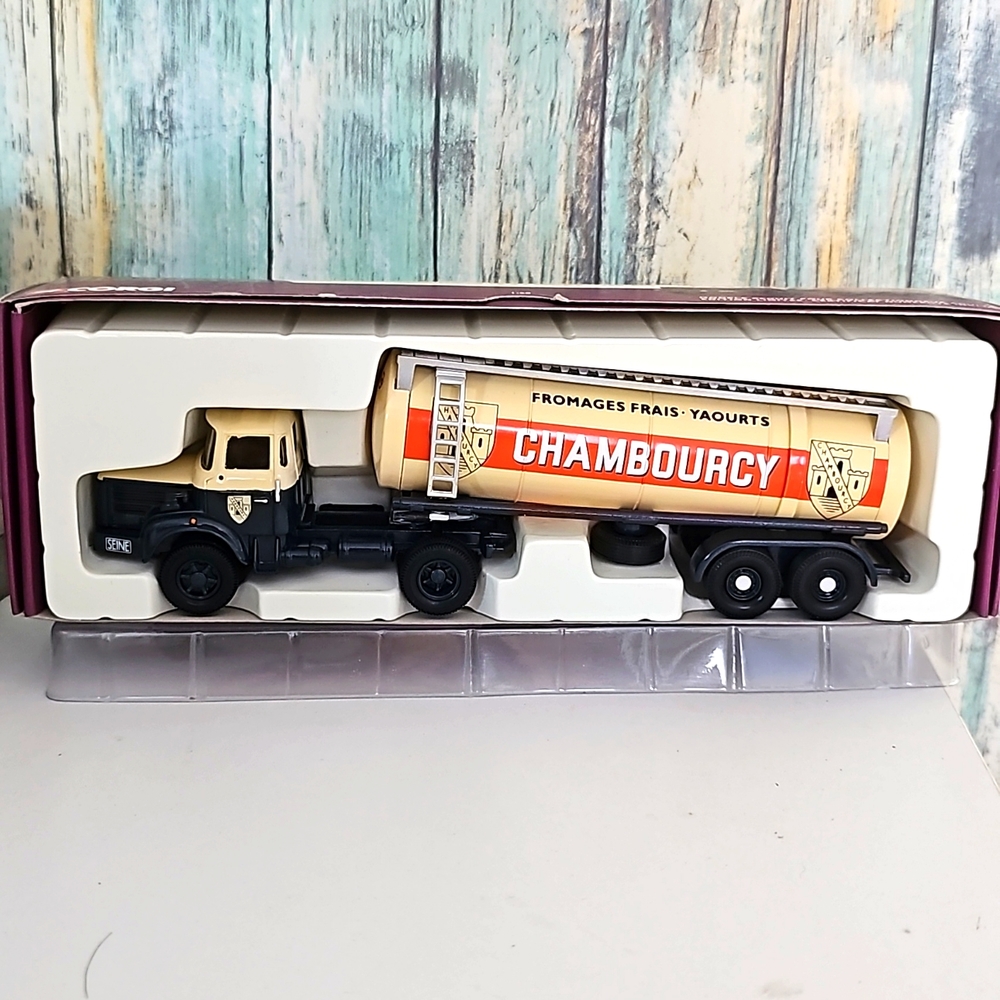 Corgi Heritage Semi tanks Chambourcy die cast model 1/50 New In Box